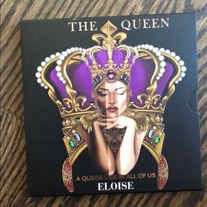 Gorgeous eye shadow pallette.